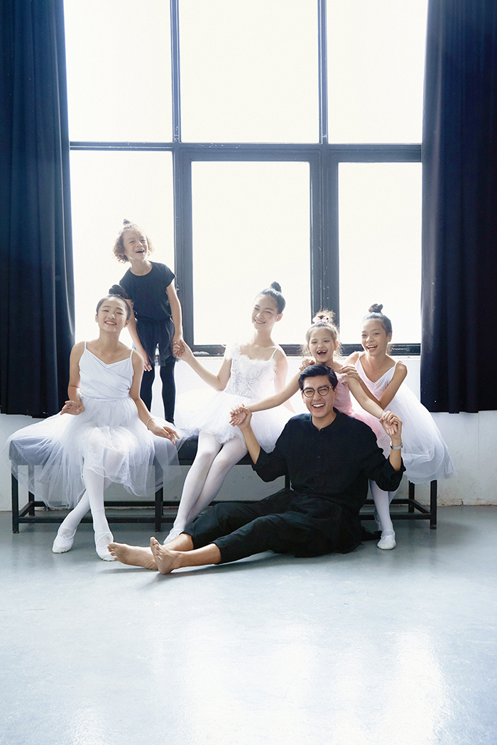 Quang Đại chia sẻ bộ ảnh cực dễ thương cùng các 'Tí hon mộng mơ' - 7