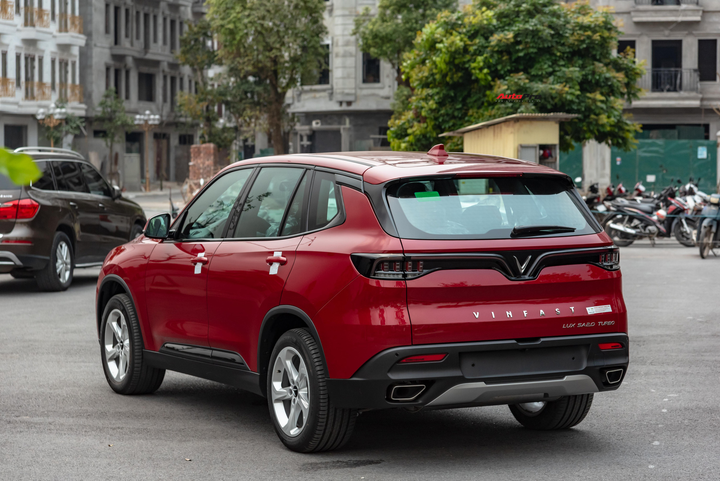 Brilliance V7 đang 'gây sốt' ở Việt Nam có giống VinFast Lux SA2.0? - 3