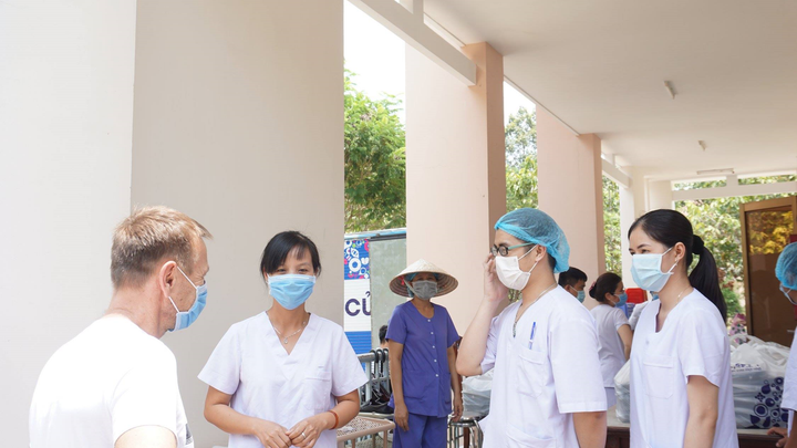 Sức khoẻ 56 nhân viên y tế tại ổ dịch Bệnh viện Bình Chánh giờ ra sao? - 1