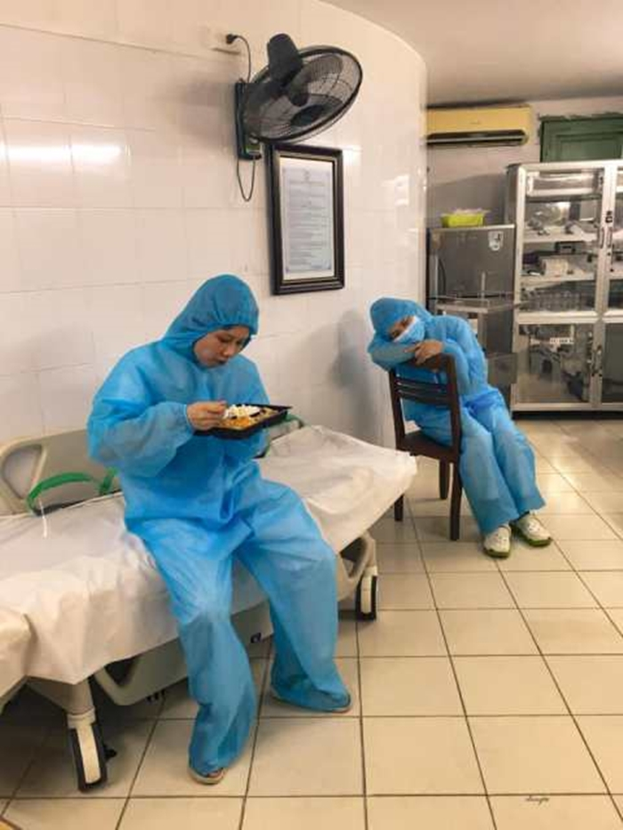 Rớt nước mắt với hình ảnh trong khu cách ly Bệnh viện Bạch Mai - 11