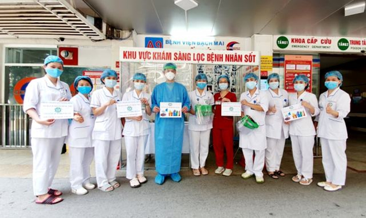 Rớt nước mắt với hình ảnh trong khu cách ly Bệnh viện Bạch Mai - 14