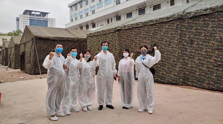 Rớt nước mắt với hình ảnh trong khu cách ly Bệnh viện Bạch Mai - 21