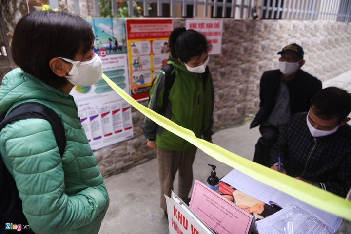 Bệnh nhân chạy thận được xe quân đội đưa đón đến Bệnh viện Bạch Mai - 7