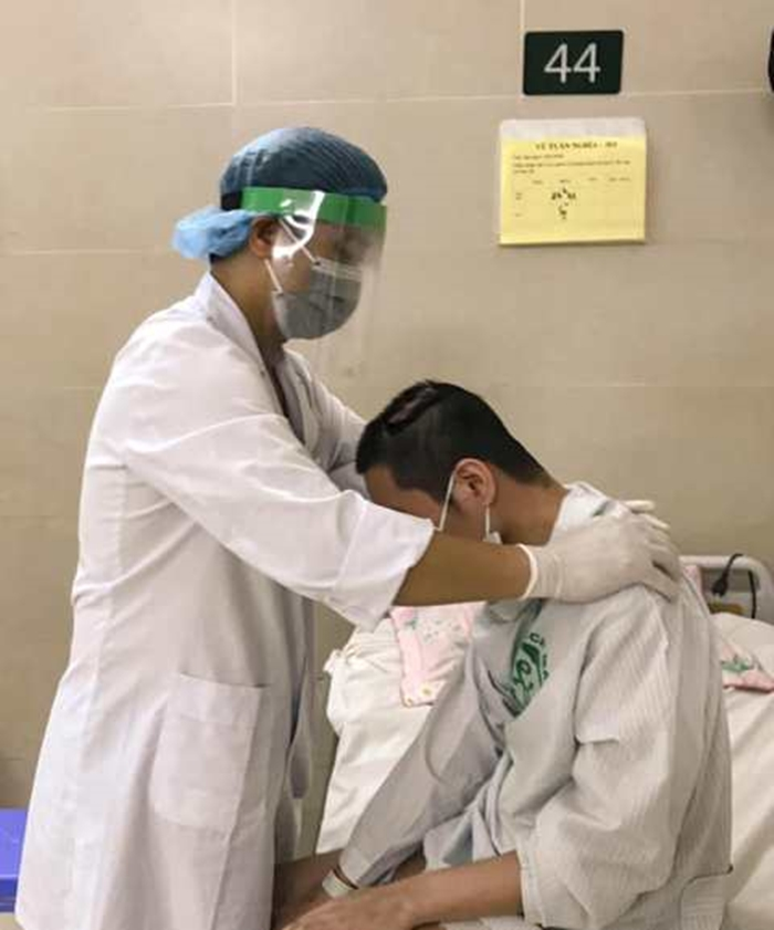 Rớt nước mắt với hình ảnh trong khu cách ly Bệnh viện Bạch Mai - 8