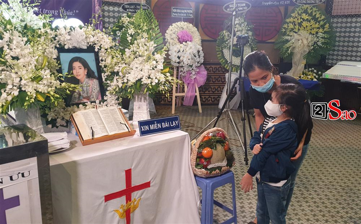 Bạn thân khẳng định Mai Phương chưa bao giờ muốn gửi con cho bố mẹ nuôi dưỡng - 1