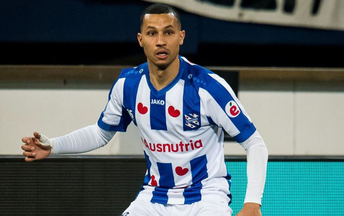 Heerenveen chia tay cùng lúc 5 cầu thủ phòng ngự - 1