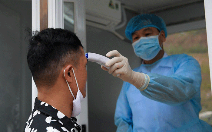 TP.HCM cách ly và lấy mẫu những người từng đến Bệnh viện Bạch Mai - 1