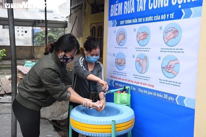 'Hô biến' lốp xe đã qua sử dụng thành bồn rửa tay công cộng phòng Covid-19 - 8