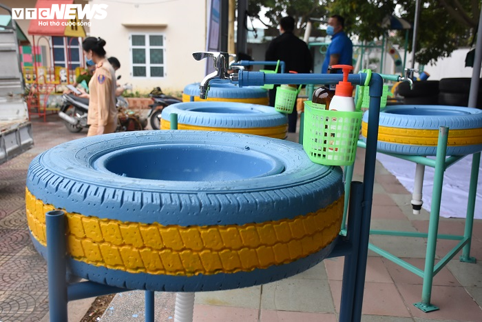 'Hô biến' lốp xe đã qua sử dụng thành bồn rửa tay công cộng phòng Covid-19 - 3