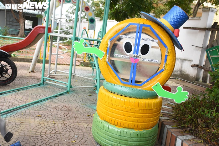 'Hô biến' lốp xe đã qua sử dụng thành bồn rửa tay công cộng phòng Covid-19 - 12