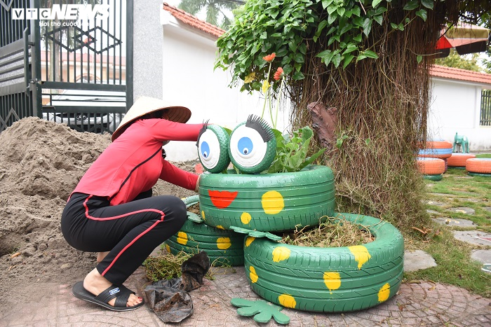 'Hô biến' lốp xe đã qua sử dụng thành bồn rửa tay công cộng phòng Covid-19 - 13