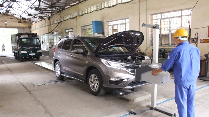 Các trung tâm đăng kiểm phải mở cửa suốt thời gian 'cách ly toàn xã hội' - 1