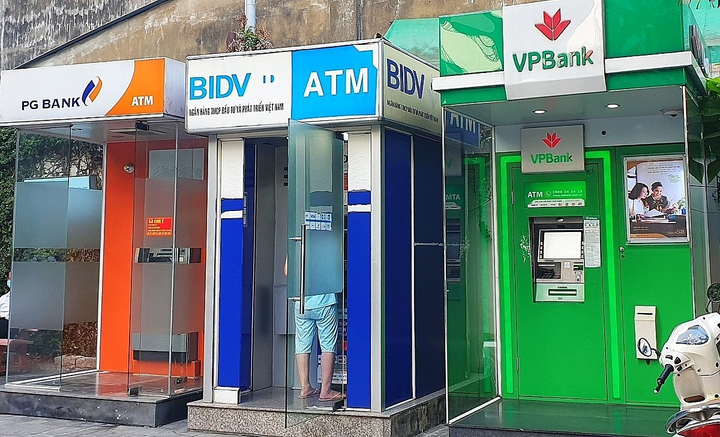 Ngân hàng giao dịch bình thường, người dân không cần rút tiền dự phòng - 1