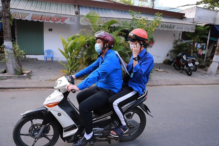 Hành chính thời Covid-19: Dân Đà Nẵng được ship giấy tờ đến tận nhà - 2