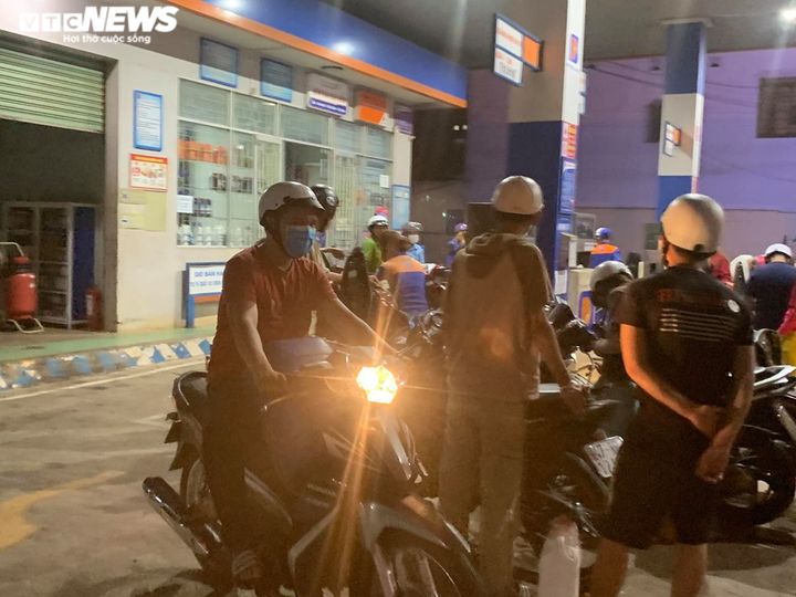 Bác tin đồn cửa hàng xăng dầu ở Đắk Lắk đóng cửa vì Covid-19 - 2