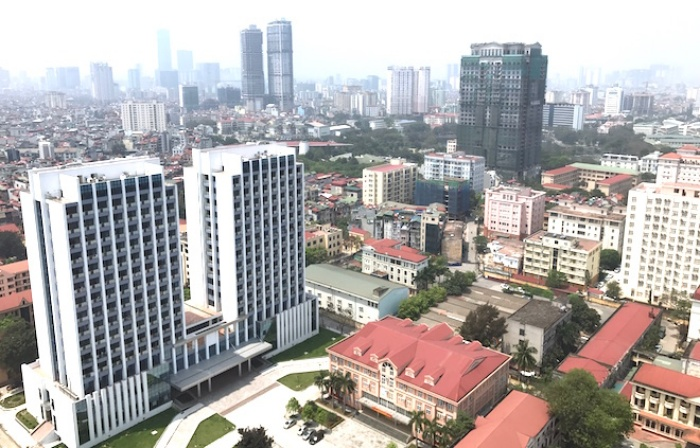 Thị trường bất động sản trầm lắng, giá nhà vẫn không hạ - 1