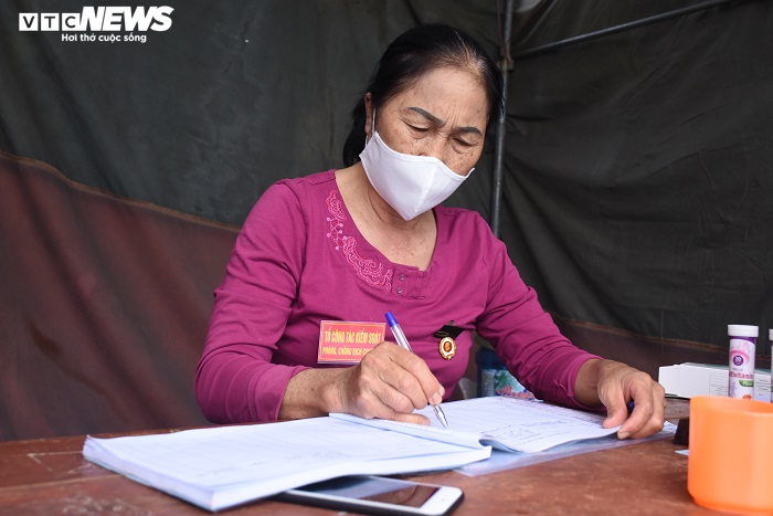 Những cựu chiến binh xông pha chống 'giặc Covid-19' - 2