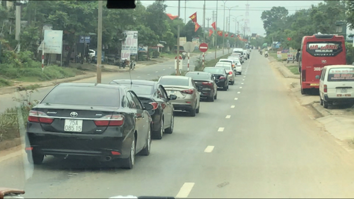 Giữa đại dịch Covid-19, PGĐ bệnh viện vẫn tổ chức đám cưới linh đình cho con - 1