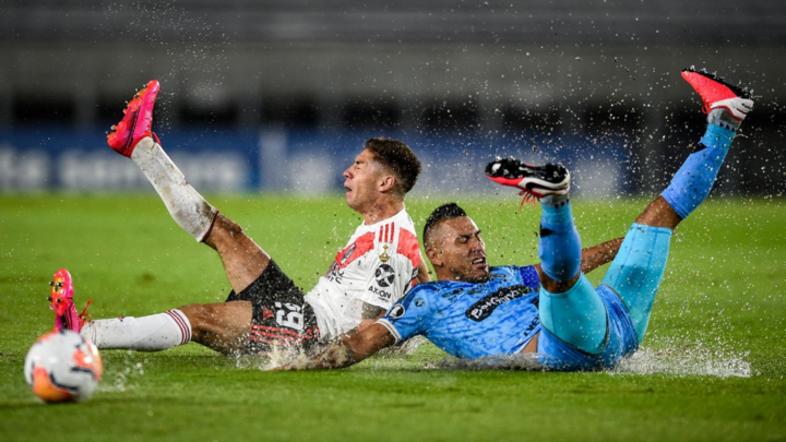 Những khoảnh khắc đẹp nhất của thế giới bóng đá năm 2020 đến lúc này - 11