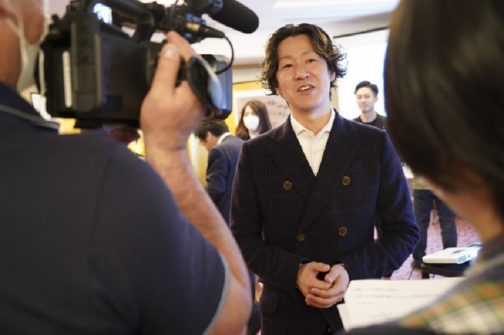 Robot thay sinh viên nhận bằng tốt nghiệp giữa mùa dịch Covid-19 - 7