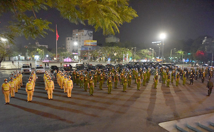 Ảnh: Công an Hải Phòng ra quân tuần tra, kiểm soát sau 22h hàng ngày - 3