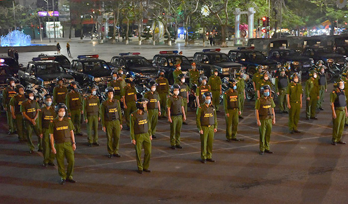 Ảnh: Công an Hải Phòng ra quân tuần tra, kiểm soát sau 22h hàng ngày - 4