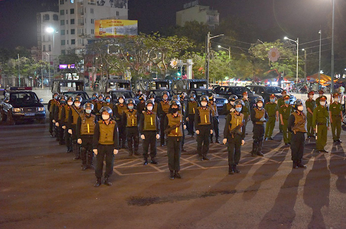 Ảnh: Công an Hải Phòng ra quân tuần tra, kiểm soát sau 22h hàng ngày - 5