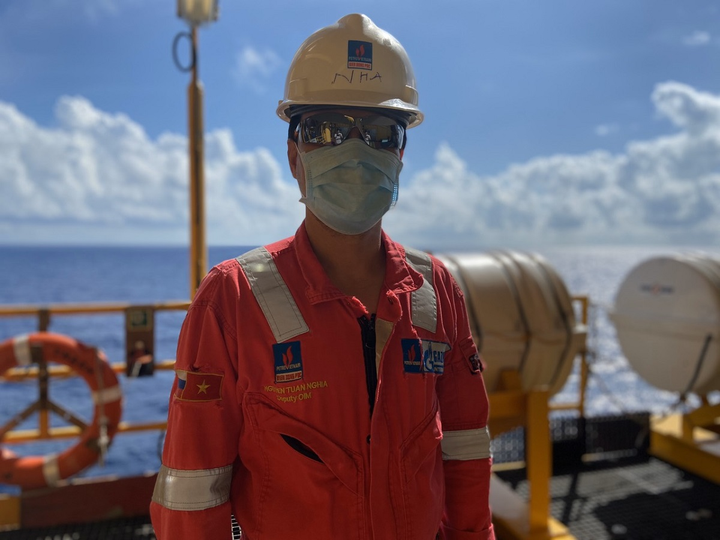 Người lao động dầu khí đồng cam cộng khổ vượt gian khó - 1