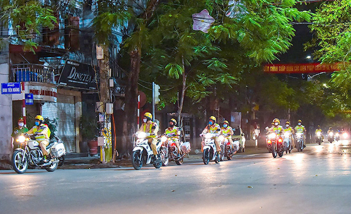 Ảnh: Công an Hải Phòng ra quân tuần tra, kiểm soát sau 22h hàng ngày - 9