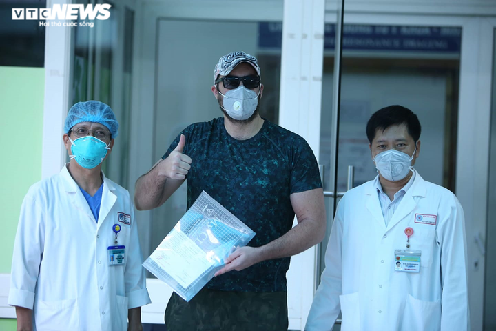 Bệnh nhân Covid-19 thứ 4 ở Đà Nẵng khỏi bệnh, xuất viện - 1