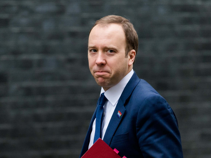 Cầu thủ Ngoại hạng Anh bị chỉ trích vì trì hoãn giảm lương - 1