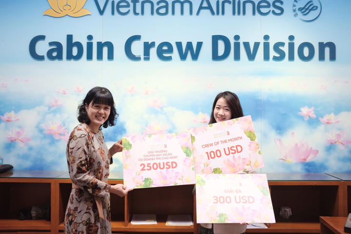 Nữ tiếp viên hàng không thử nghiệm thuốc điều trị SARS-CoV-2 - 2