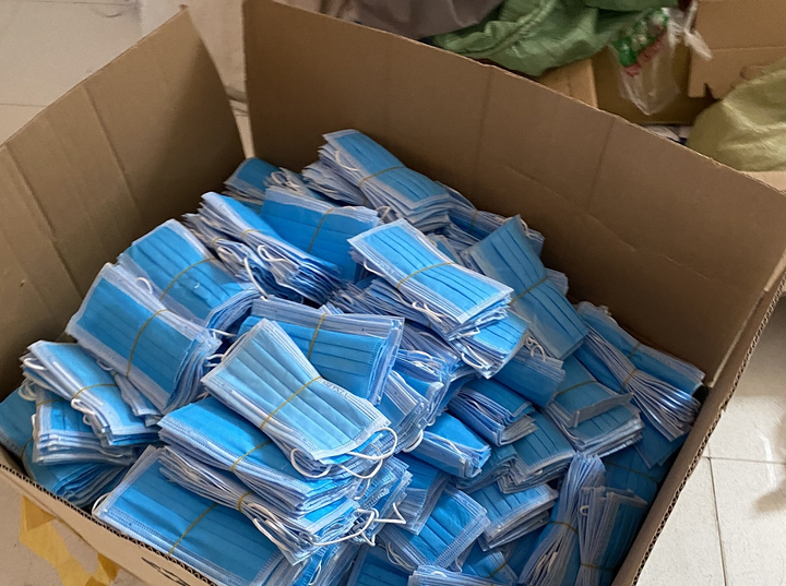 Phát hiện cơ sở tái chế hàng trăm kilogam khẩu trang y tế đã qua sử dụng - 2