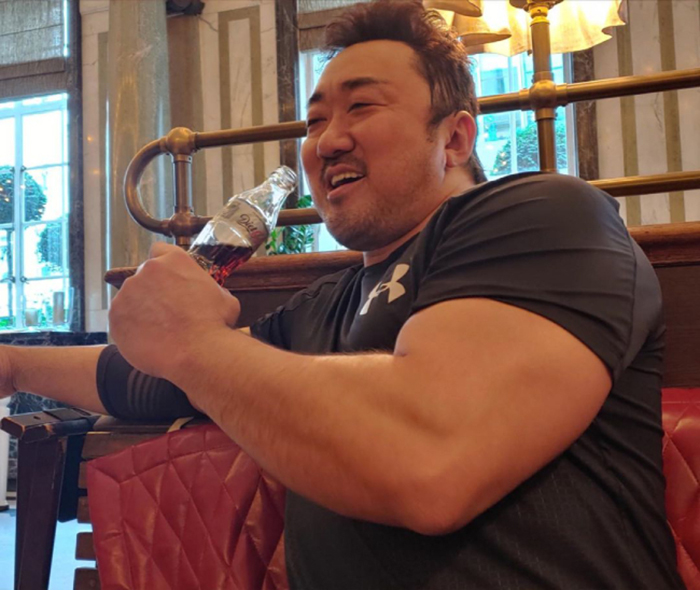 Hyun Bin bị chê 'không phải chuẩn đẹp trai' - 2