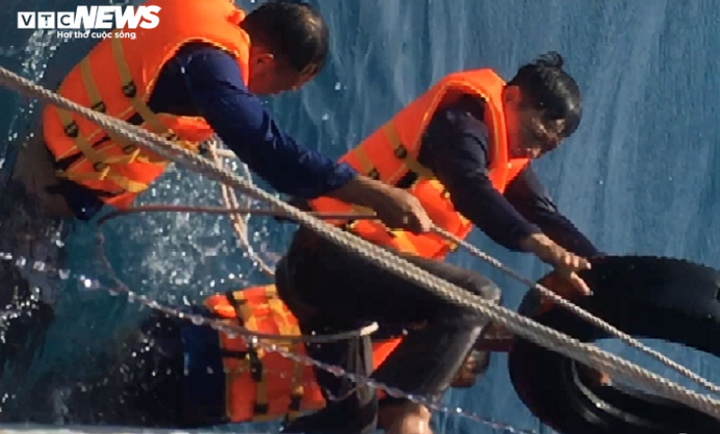 Trung Quốc đâm chìm tàu, bắt ngư dân Việt Nam: Hành vi ngang ngược, vô nhân đạo - 3