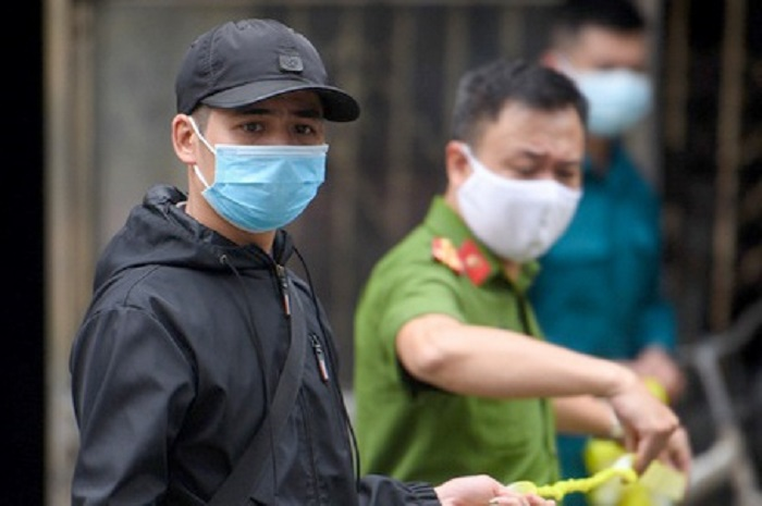 Chủ tịch Hà Nội: Phạt người ra đường khi không cần thiết hoàn toàn có cơ sở - 2