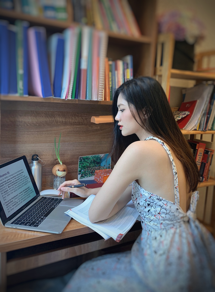 Công việc bị hủy vì Covid-19, cuộc sống của Hương Giang, Kim Duyên ra sao? - 4