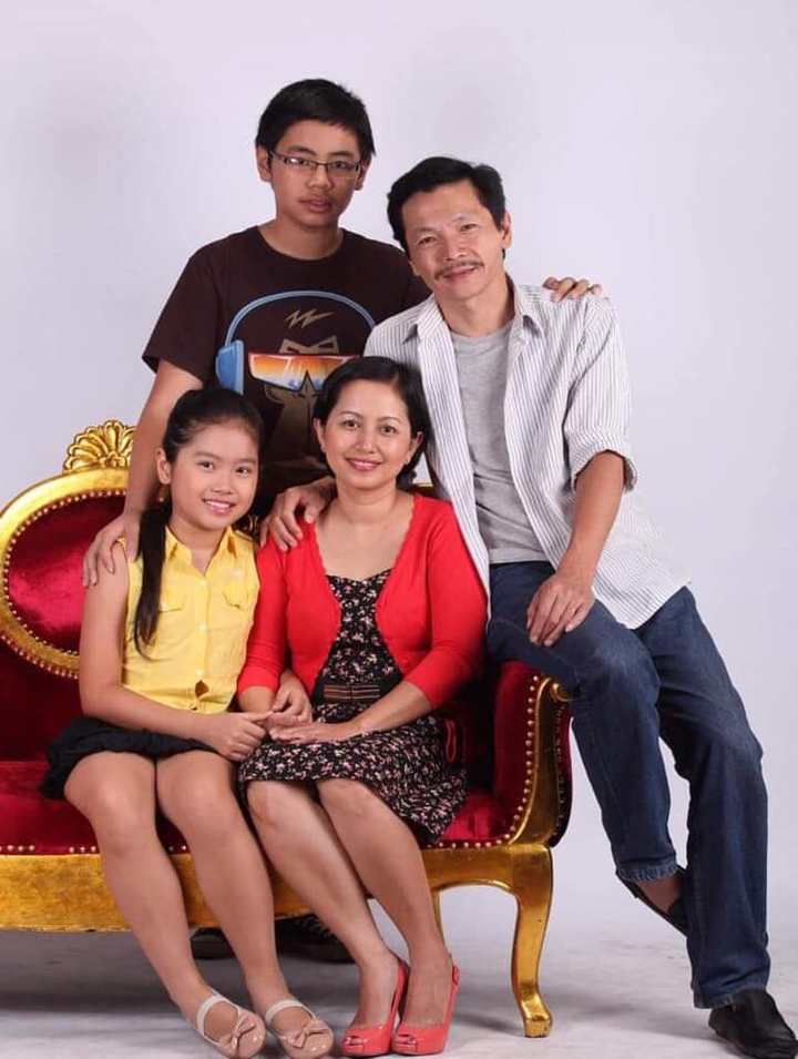 Cuộc sống hạnh phúc của NSND Trung Anh bên vợ và hai con - 2