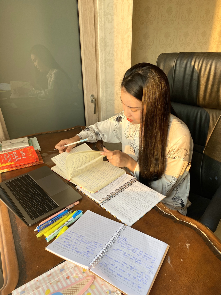 Công việc bị hủy vì Covid-19, cuộc sống của Hương Giang, Kim Duyên ra sao? - 2