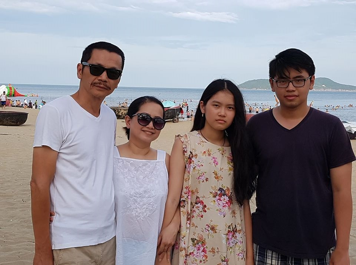 Cuộc sống hạnh phúc của NSND Trung Anh bên vợ và hai con - 1