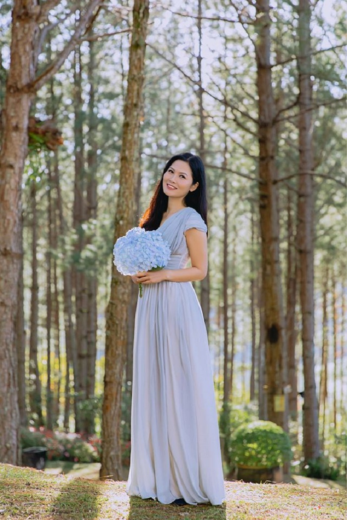 Vẻ ngoài nữ tính, nền nã của Phó Bí thư Bích Hiền phim 'Sinh tử' - 4