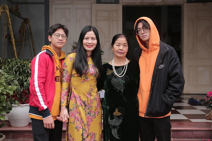 Vẻ ngoài nữ tính, nền nã của Phó Bí thư Bích Hiền phim 'Sinh tử' - 6