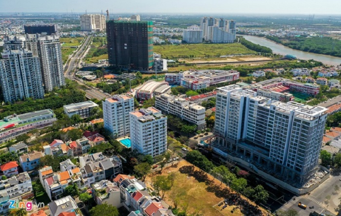 Nhân viên môi giới bất động sản đổ xô chuyển việc - 1