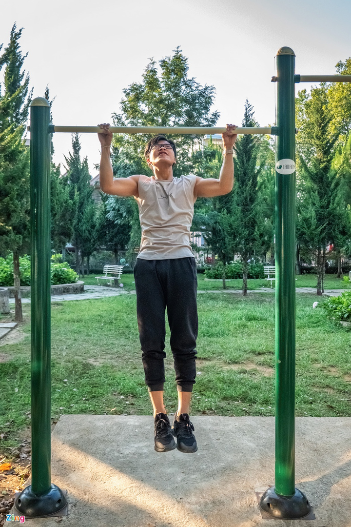 Công viên, quảng trường Đà Lạt đông đúc những ngày cách ly toàn xã hội - 8