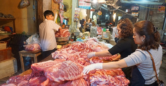 Giá thịt lợn vẫn cao, Bộ Công Thương 'truy' nguyên nhân - 1