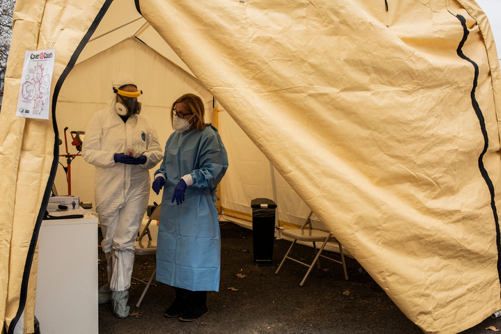 Tâm thư nữ y tá ở bang thảm hoạ New York: Bao giờ bình yên mới trở lại nước Mỹ? - 3