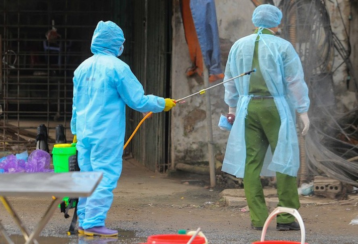 Phong toả khu vực có ca bệnh Covid-19 sau 23 ngày trở về từ ổ dịch Bạch Mai - 9