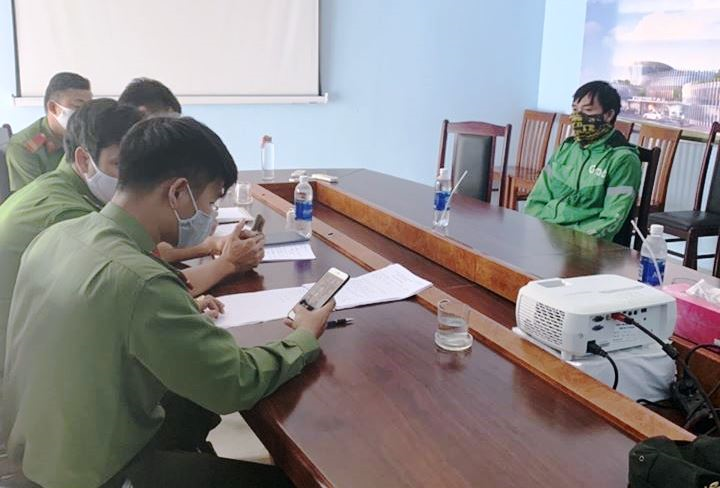 Bịa chuyện công an đòi tiền mãi lộ, tài xế Grab bị xử lý - 1