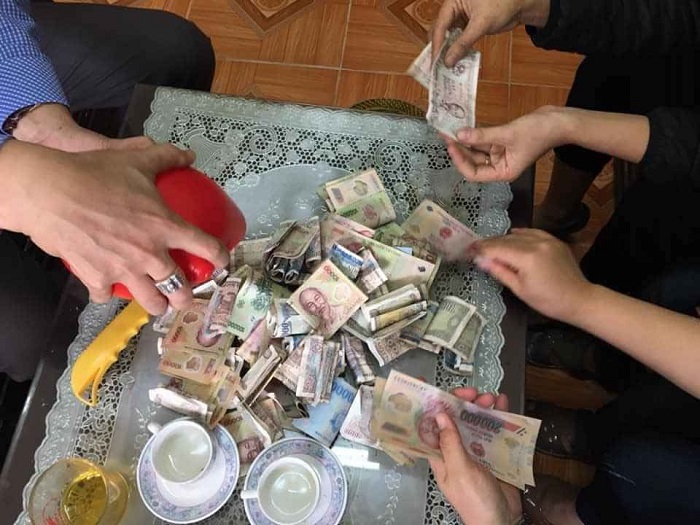 Học sinh lớp 2 'đập lợn' lấy tiền ủng hộ phòng chống COVID-19 - 2