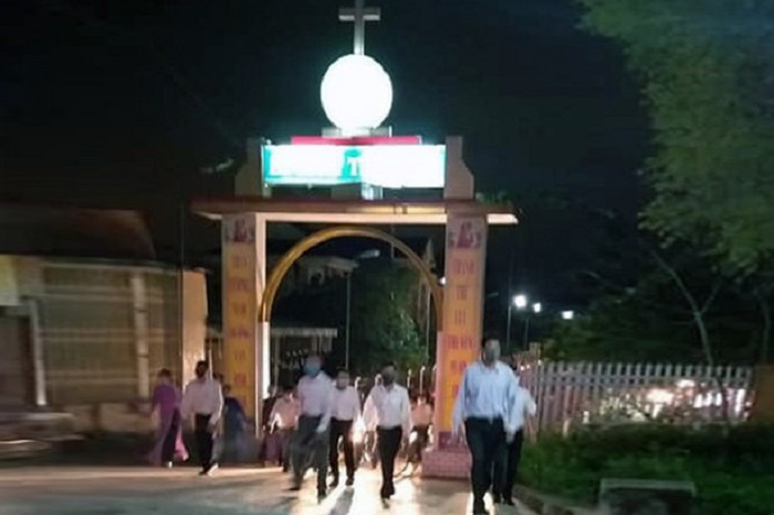 Giáo dân Hà Tĩnh tụ tập đông người hành lễ: Thứ trưởng Công an yêu cầu xử nghiêm - 1